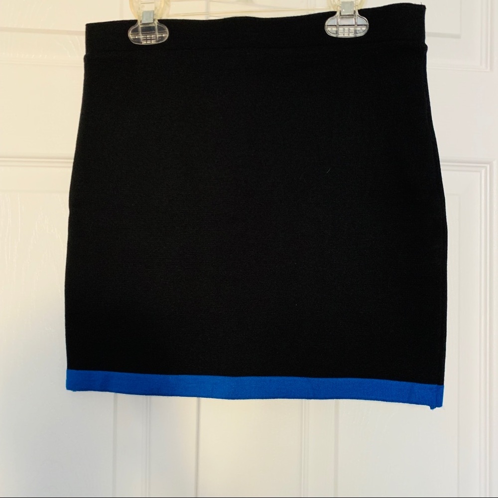 M Black Sweater Skirt w Blue Stripe